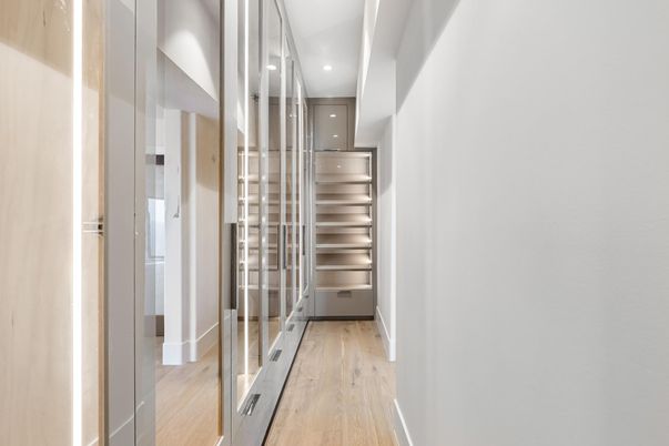 Interior, Recessed Lighting, Wood Texture Flooring