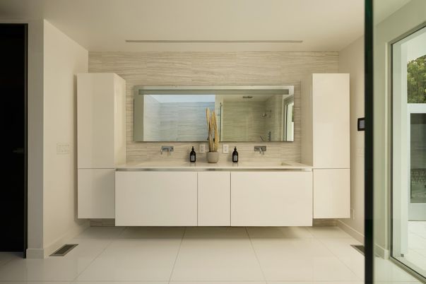 Bathroom, Dual Sink Vanities, Interior
