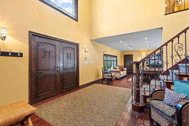 Interior, Recessed Lighting, Wood Texture Flooring