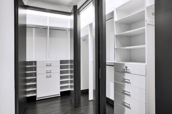 Interior, Walk-in Closets, Wood Texture Flooring