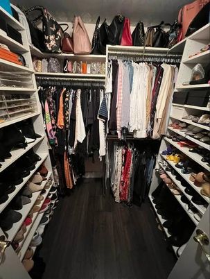 Interior, Walk-in Closets, Wood Texture Flooring