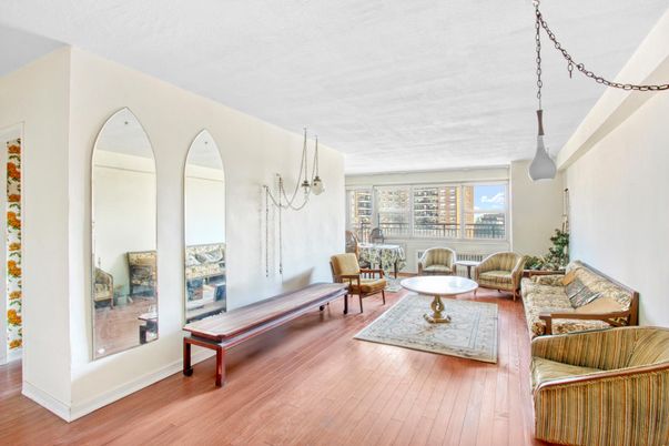 Interior, Living room, Pendant Lights, Wood Texture Flooring