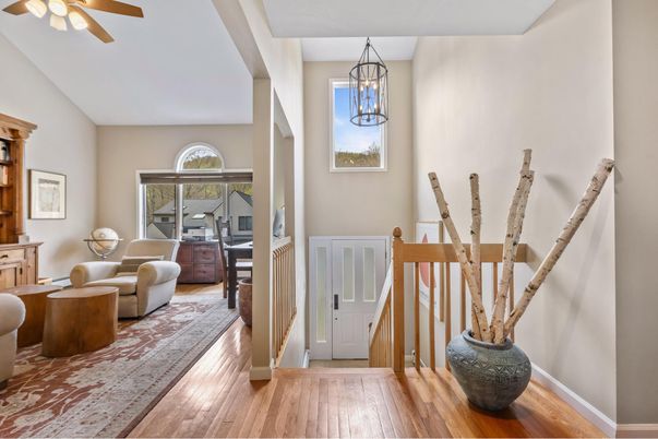 Interior, Pendant Lights, Wood Texture Flooring