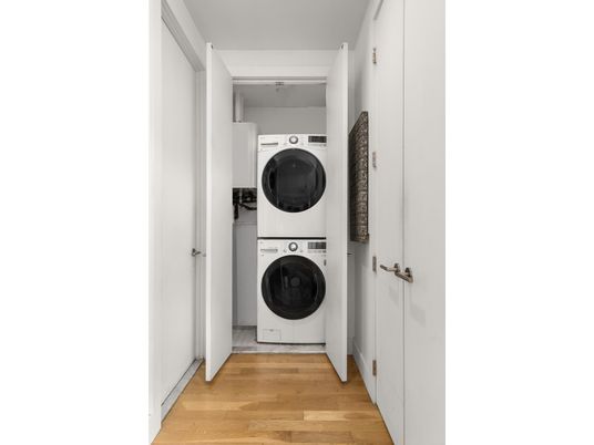 Interior, Utility Closets, Washer, Wood Texture Flooring