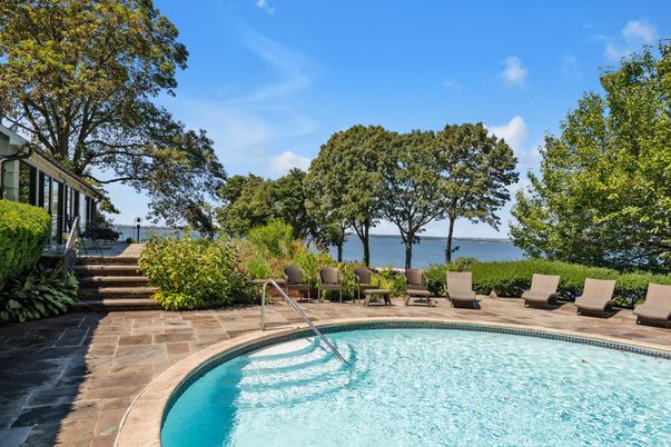 Exterior, Pool, Water