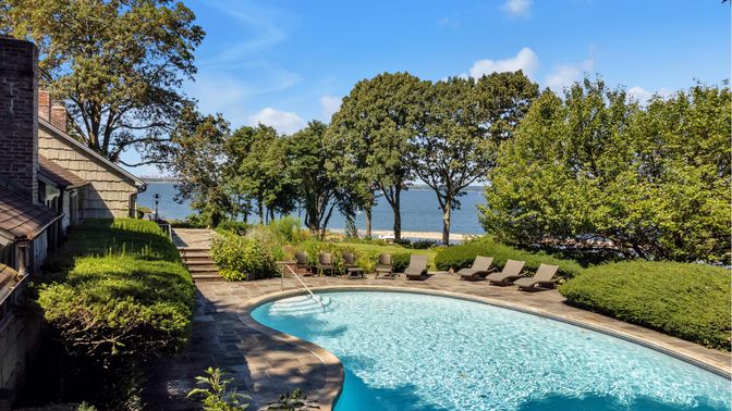 Exterior, Pool, Water
