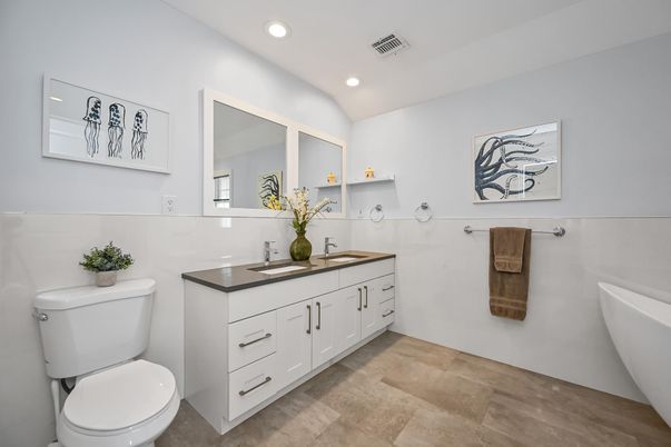Bathroom, Dual Sink Vanities, Interior, Recessed Lighting