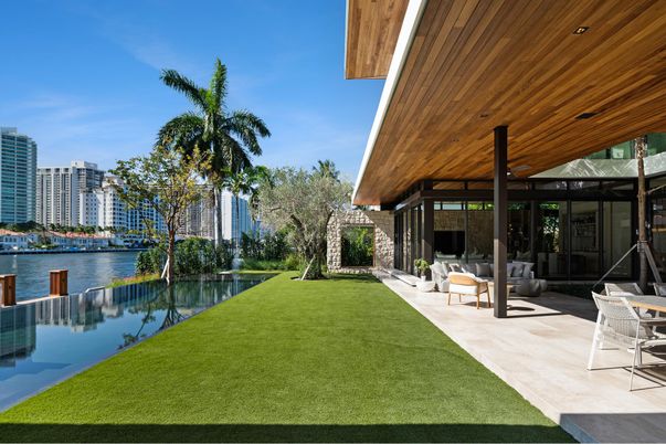 Exterior, Pool, Water