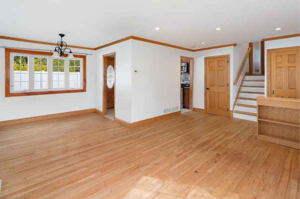 Empty room, Interior, Recessed Lighting, Wood Texture Flooring