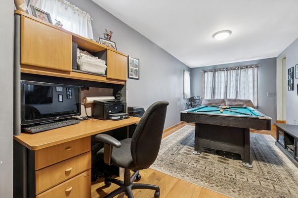 Billiard Table, Game Room, Home Office, Interior, Wood Texture Flooring