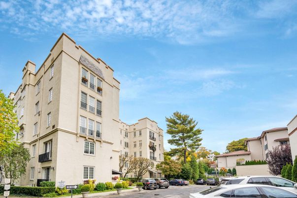 Exterior, Facade, Condo Building