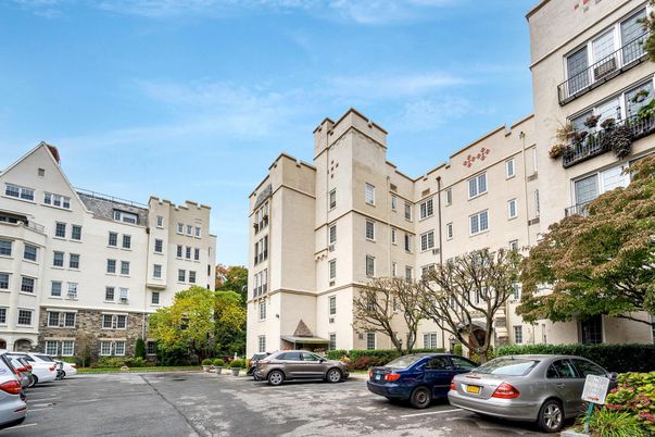 Exterior, Facade, Condo Building