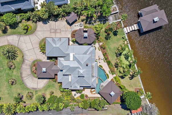 Exterior, Drone