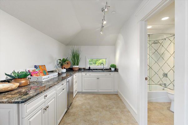 Bathroom, Interior, Pendant Lights, Recessed Lighting