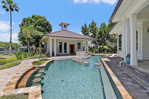 Exterior, Pool