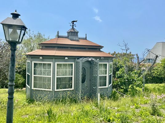 Exterior, Facade, None