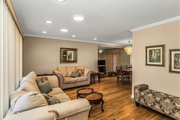 Chandelier, Dining room, Interior, Living room, Recessed Lighting, Wood Texture Flooring