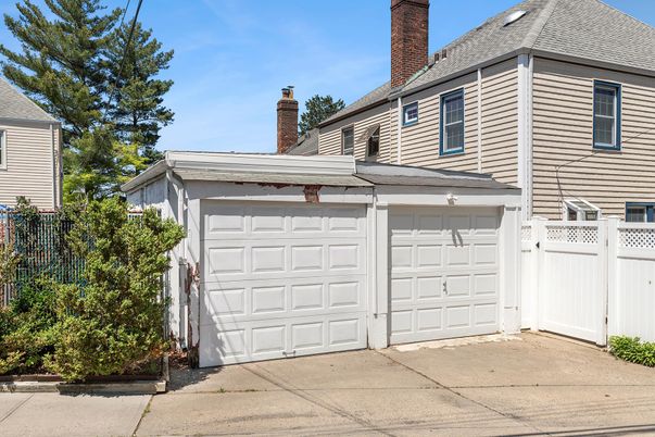 Detached Garage, Exterior