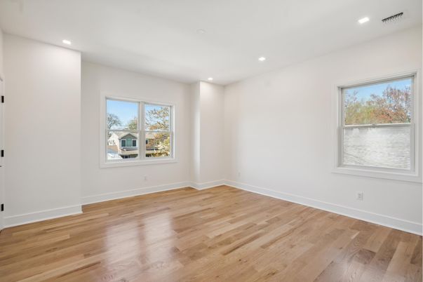 Empty room, Interior, Recessed Lighting, Wood Texture Flooring