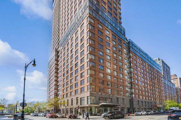 Exterior, Facade, Highrise