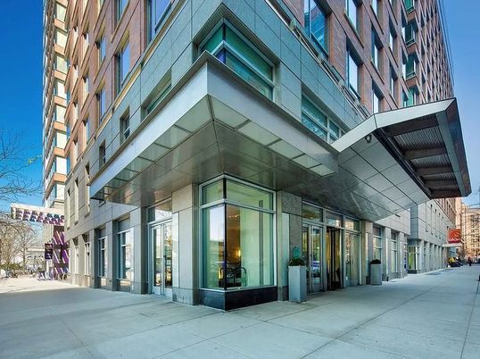 Exterior, Facade, Highrise