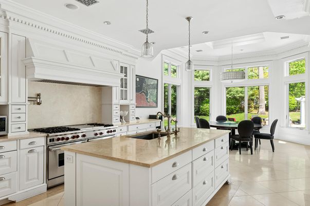 Dining room, Interior, Kitchen, Pendant Lights, Recessed Lighting, Stainless Steel Appliances