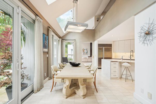 Dining room, Interior, Kitchen, Pendant Lights, Recessed Lighting, Stainless Steel Appliances