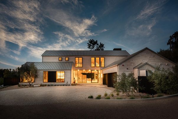 Backyard, Exterior, Facade, Modern