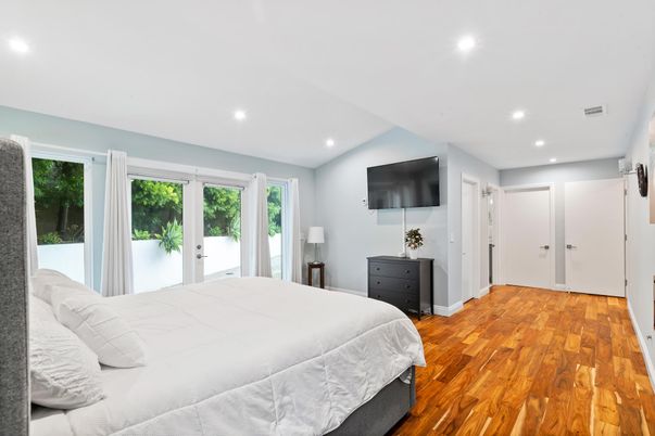 Bedroom, Interior, Recessed Lighting, Wood Texture Flooring