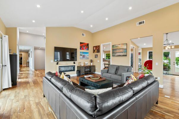 Fireplace, Interior, Living room, Pendant Lights, Recessed Lighting, Wood Texture Flooring