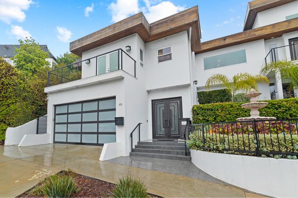 Attached, Exterior, Facade, Modern