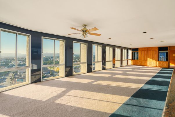 Empty room, Interior, Recessed Lighting