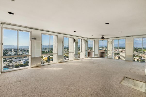 Empty room, Interior, Recessed Lighting