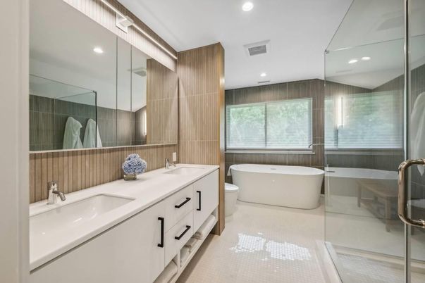 Bathroom, Dual Sink Vanities, Free Standing Baths, Glass Shower, Interior, Recessed Lighting