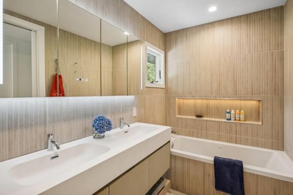 Bathroom, Dual Sink Vanities, Interior, Recessed Lighting