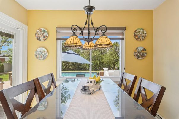 Chandelier, Dining room, Interior