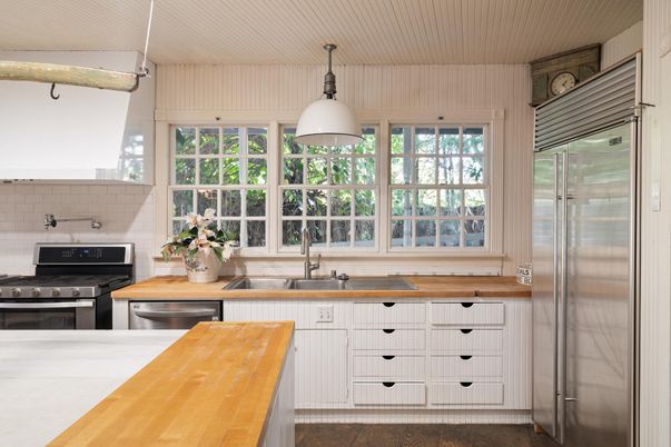 Interior, Kitchen, Pendant Lights, Stainless Steel Appliances