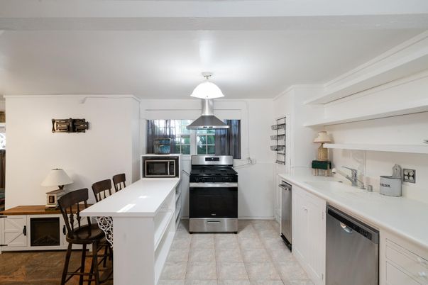 Dining room, Interior, Kitchen, Stainless Steel Appliances