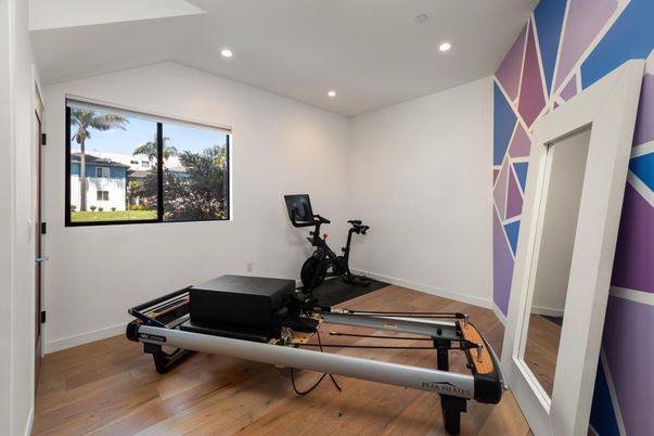 Fitness Equipment, Interior, Recessed Lighting, Wood Texture Flooring