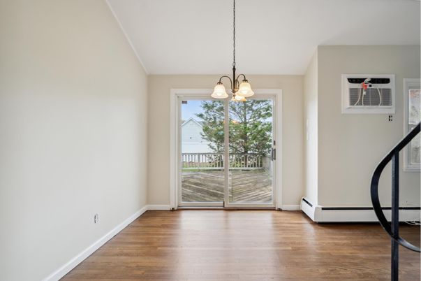 Empty room, Interior, Pendant Lights, Wood Texture Flooring