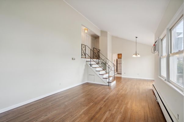 Empty room, Interior, Pendant Lights, Wood Texture Flooring