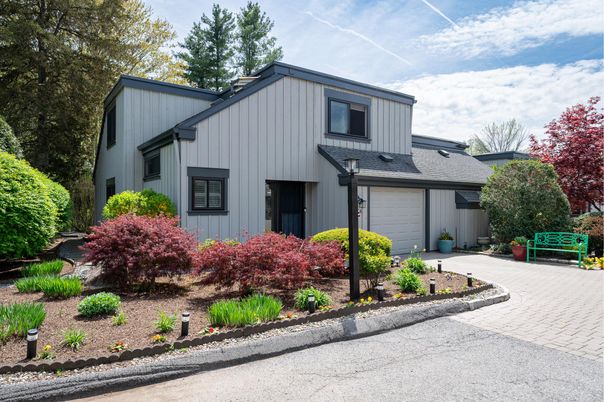 Attached, Exterior, Facade, Farmhouse