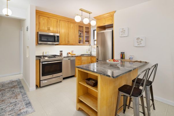 Interior, Kitchen, Pendant Lights, Stainless Steel Appliances