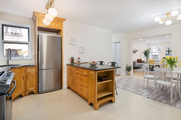 Dining room, Interior, Kitchen, Recessed Lighting, Stainless Steel Appliances