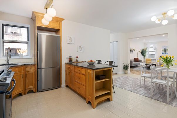 Dining room, Interior, Kitchen, Recessed Lighting, Stainless Steel Appliances