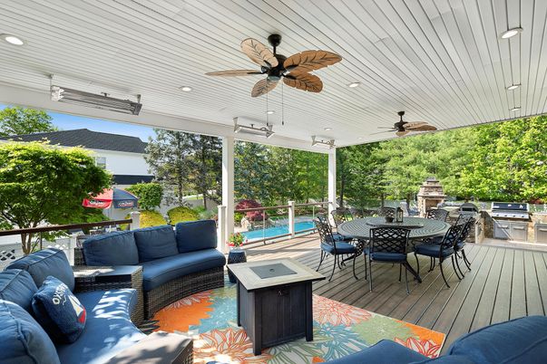 Exterior, Pool, Recessed Lighting