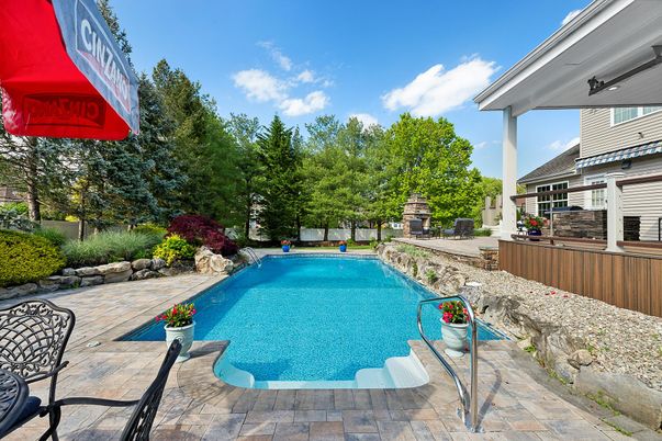 Exterior, Pool