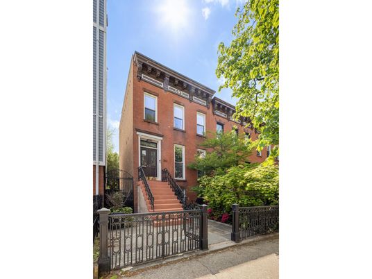 Exterior, Facade, Brick Facade, Rowhouse