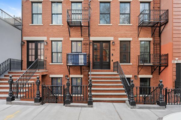 Exterior, Facade, Brick Facade, Rowhouse