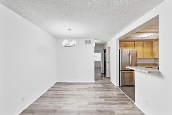 Chandelier, Interior, Kitchen, Wood Texture Flooring